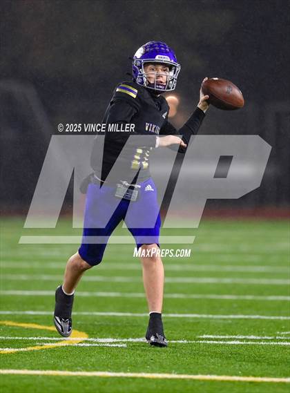 Thumbnail 1 in Eastlake vs Puyallup (WIAA 4A First Round) photogallery.