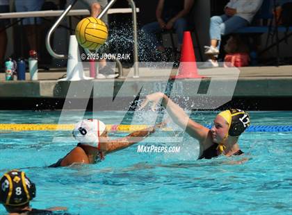 Thumbnail 3 in Alameda vs Washington (Battle of the Bay) photogallery.