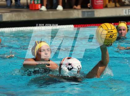 Thumbnail 2 in Alameda vs Washington (Battle of the Bay) photogallery.