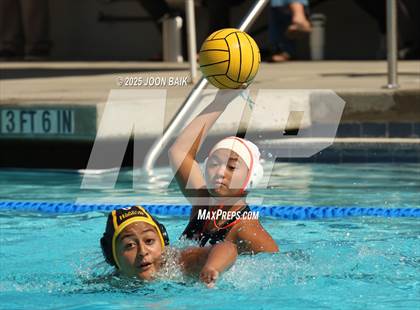 Thumbnail 2 in Alameda vs Washington (Battle of the Bay) photogallery.