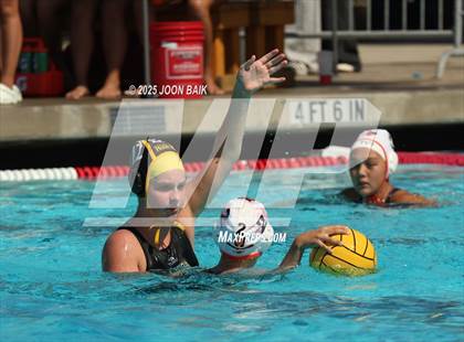 Thumbnail 2 in Alameda vs Washington (Battle of the Bay) photogallery.