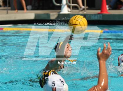 Thumbnail 2 in Alameda vs Washington (Battle of the Bay) photogallery.
