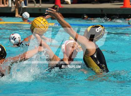 Thumbnail 2 in Alameda vs Washington (Battle of the Bay) photogallery.