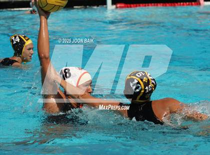 Thumbnail 2 in Alameda vs Washington (Battle of the Bay) photogallery.