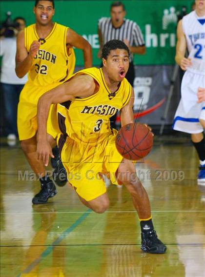 Thumbnail 2 in Mission vs. Rocklin (Common Good Classic) photogallery.