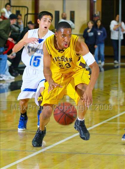 Thumbnail 3 in Mission vs. Rocklin (Common Good Classic) photogallery.