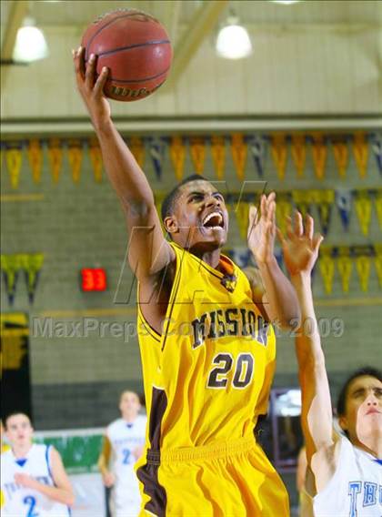 Thumbnail 2 in Mission vs. Rocklin (Common Good Classic) photogallery.