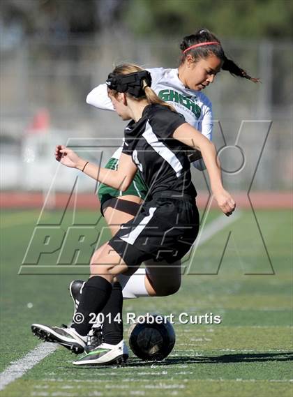 Thumbnail 3 in Granada Hills vs. Stockdale photogallery.