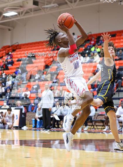 Thumbnail 3 in Hirschi vs. Gatesville (UIL Basketball 4A Bi-District Playoff) photogallery.