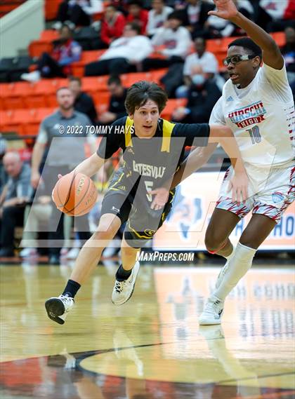 Thumbnail 1 in Hirschi vs. Gatesville (UIL Basketball 4A Bi-District Playoff) photogallery.