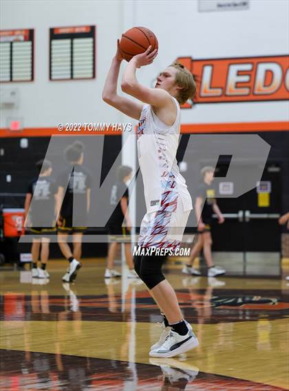 Thumbnail 1 in Hirschi vs. Gatesville (UIL Basketball 4A Bi-District Playoff) photogallery.