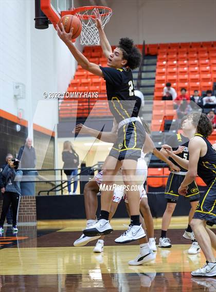 Thumbnail 1 in Hirschi vs. Gatesville (UIL Basketball 4A Bi-District Playoff) photogallery.