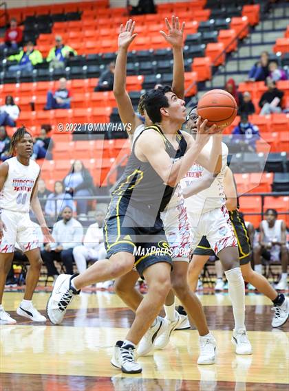 Thumbnail 1 in Hirschi vs. Gatesville (UIL Basketball 4A Bi-District Playoff) photogallery.