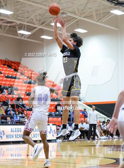 Thumbnail 2 in Hirschi vs. Gatesville (UIL Basketball 4A Bi-District Playoff) photogallery.