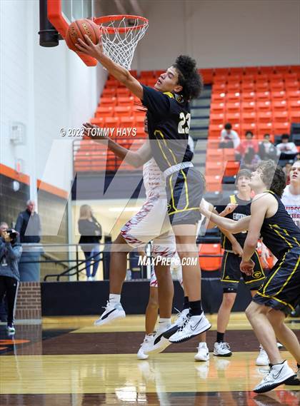 Thumbnail 3 in Hirschi vs. Gatesville (UIL Basketball 4A Bi-District Playoff) photogallery.