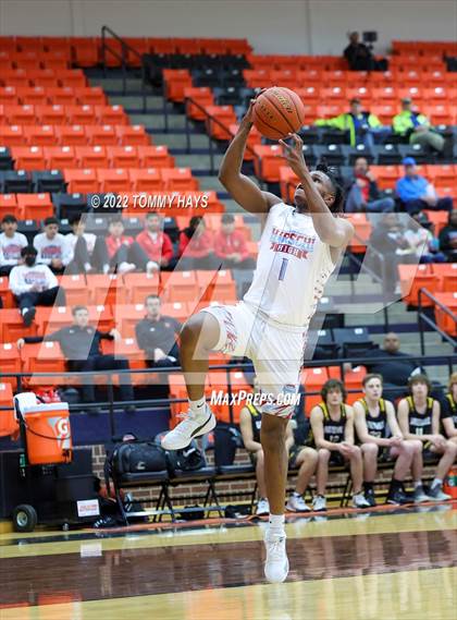 Thumbnail 2 in Hirschi vs. Gatesville (UIL Basketball 4A Bi-District Playoff) photogallery.