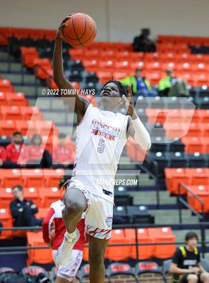 Thumbnail 2 in Hirschi vs. Gatesville (UIL Basketball 4A Bi-District Playoff) photogallery.