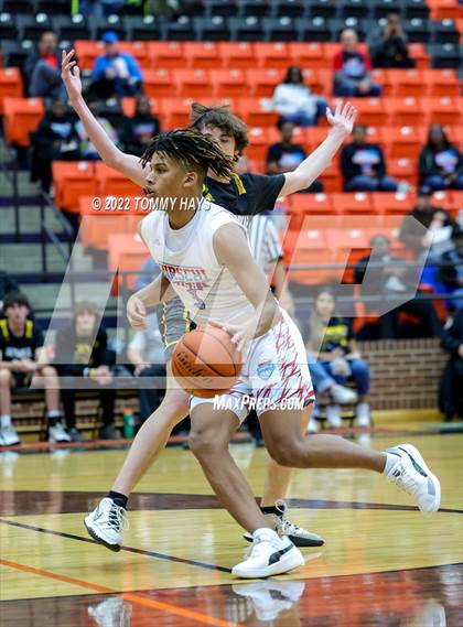 Thumbnail 2 in Hirschi vs. Gatesville (UIL Basketball 4A Bi-District Playoff) photogallery.