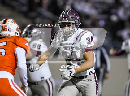 Thumbnail 2 in Troy vs. Teague (UIL 3A Bi-District Playoff) photogallery.