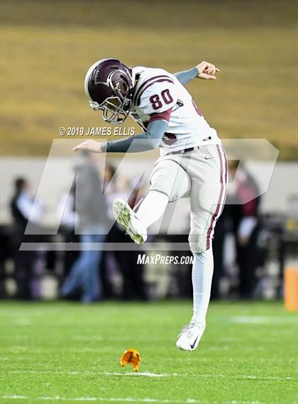 Thumbnail 1 in Troy vs. Teague (UIL 3A Bi-District Playoff) photogallery.