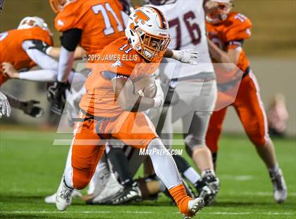 Thumbnail 2 in Troy vs. Teague (UIL 3A Bi-District Playoff) photogallery.