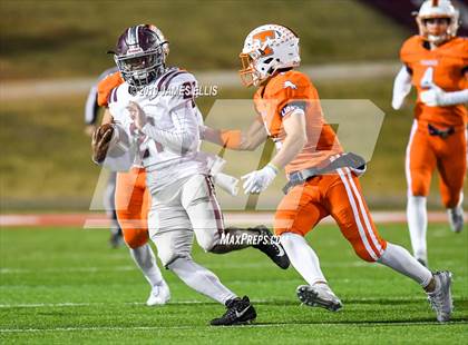 Thumbnail 2 in Troy vs. Teague (UIL 3A Bi-District Playoff) photogallery.