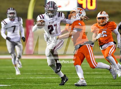 Thumbnail 2 in Troy vs. Teague (UIL 3A Bi-District Playoff) photogallery.