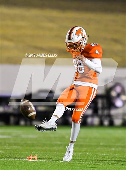 Thumbnail 2 in Troy vs. Teague (UIL 3A Bi-District Playoff) photogallery.