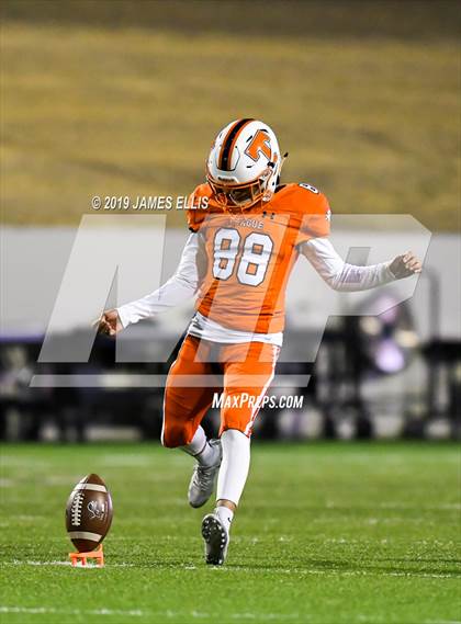 Thumbnail 1 in Troy vs. Teague (UIL 3A Bi-District Playoff) photogallery.