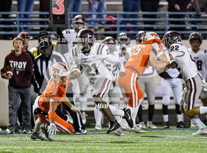 Thumbnail 2 in Troy vs. Teague (UIL 3A Bi-District Playoff) photogallery.