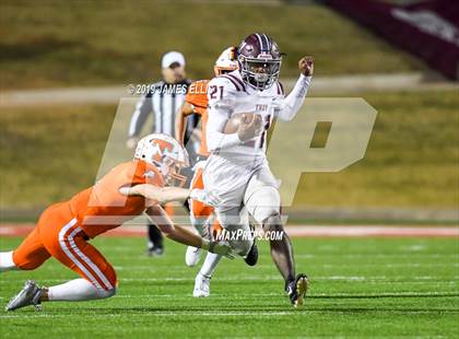 Thumbnail 1 in Troy vs. Teague (UIL 3A Bi-District Playoff) photogallery.