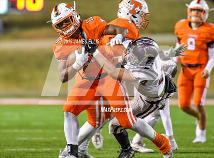 Thumbnail 2 in Troy vs. Teague (UIL 3A Bi-District Playoff) photogallery.