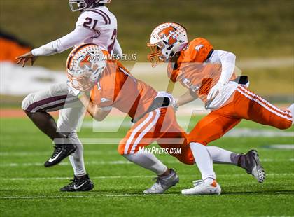 Thumbnail 2 in Troy vs. Teague (UIL 3A Bi-District Playoff) photogallery.
