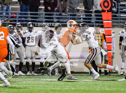 Thumbnail 3 in Troy vs. Teague (UIL 3A Bi-District Playoff) photogallery.