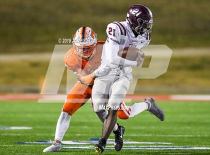 Thumbnail 3 in Troy vs. Teague (UIL 3A Bi-District Playoff) photogallery.