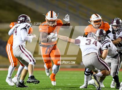Thumbnail 2 in Troy vs. Teague (UIL 3A Bi-District Playoff) photogallery.