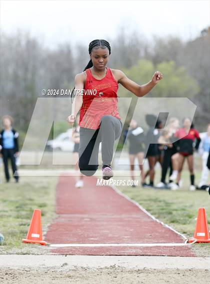 Thumbnail 2 in Beach District Meet #1 (Long Jump) photogallery.