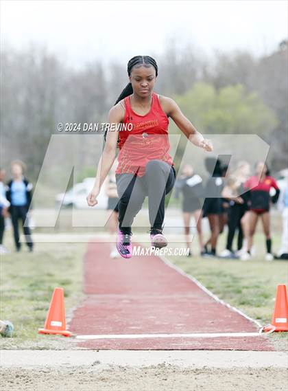 Thumbnail 3 in Beach District Meet #1 (Long Jump) photogallery.