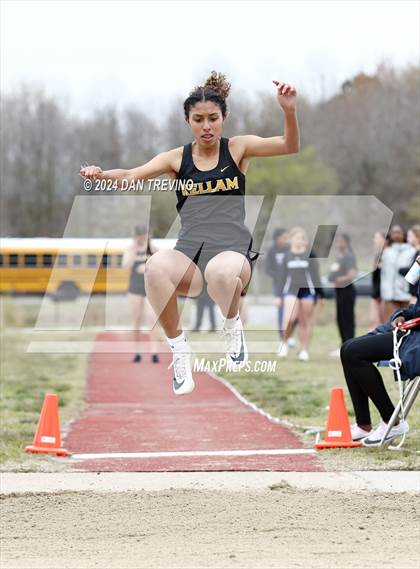 Thumbnail 3 in Beach District Meet #1 (Long Jump) photogallery.