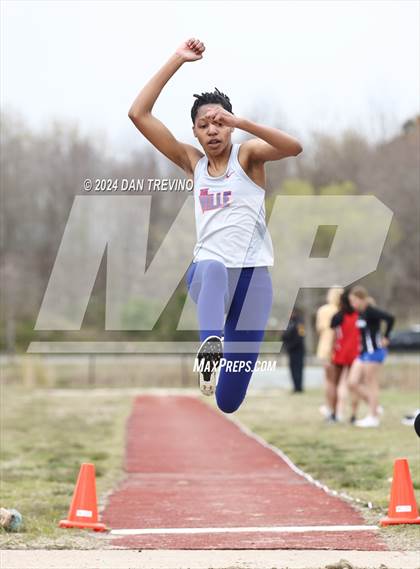 Thumbnail 1 in Beach District Meet #1 (Long Jump) photogallery.