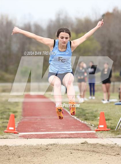 Thumbnail 3 in Beach District Meet #1 (Long Jump) photogallery.