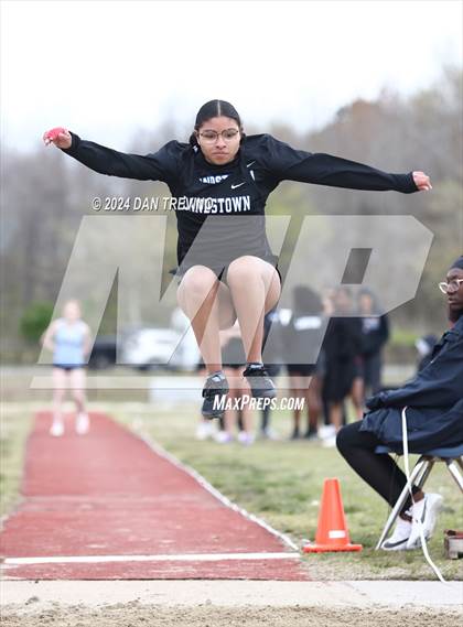 Thumbnail 2 in Beach District Meet #1 (Long Jump) photogallery.