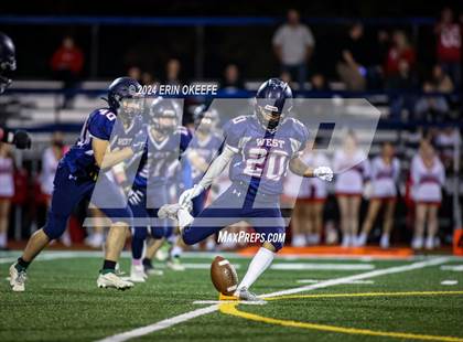 Thumbnail 3 in Smithtown East @ Smithtown West photogallery.