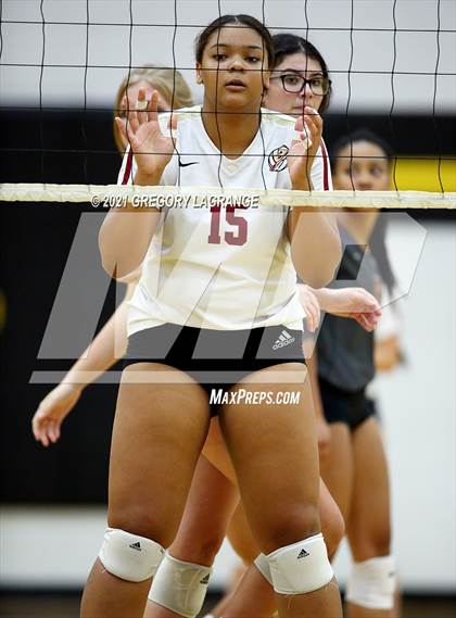 Thumbnail 3 in Keller Central vs Fossil Ridge photogallery.
