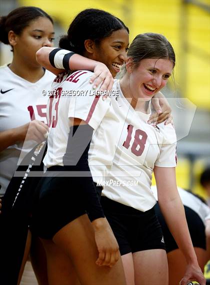 Thumbnail 3 in Keller Central vs Fossil Ridge photogallery.