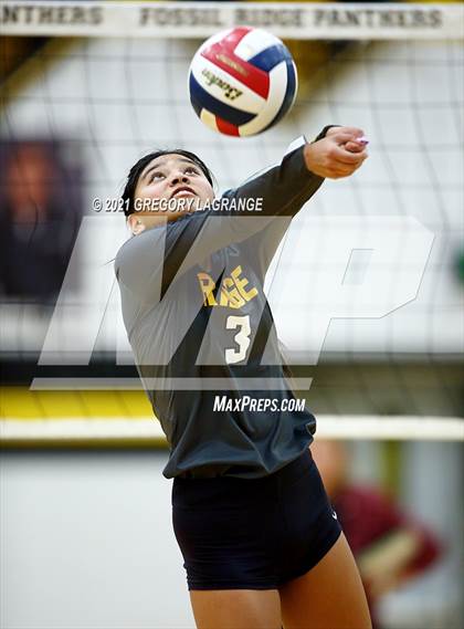 Thumbnail 2 in Keller Central vs Fossil Ridge photogallery.