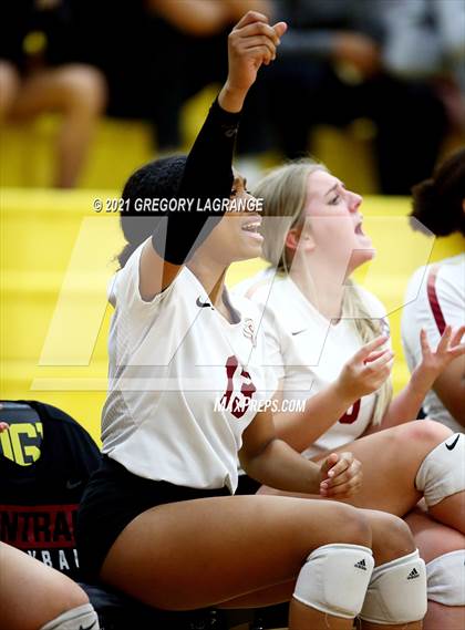 Thumbnail 1 in Keller Central vs Fossil Ridge photogallery.