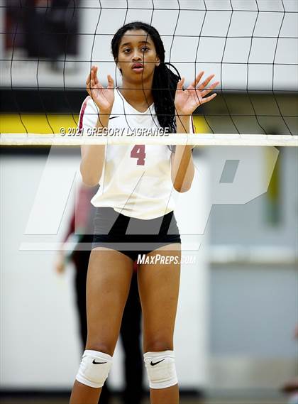 Thumbnail 3 in Keller Central vs Fossil Ridge photogallery.