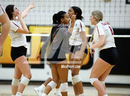 Thumbnail 2 in Keller Central vs Fossil Ridge photogallery.