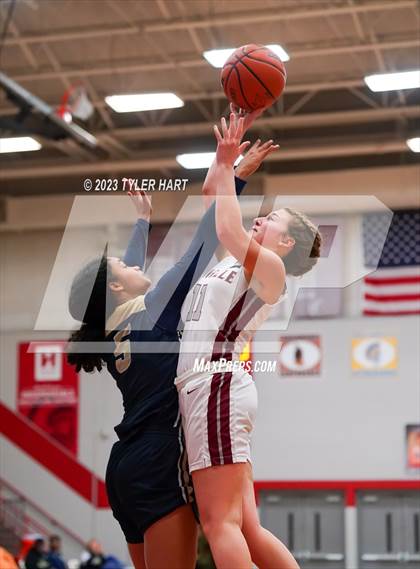 Thumbnail 2 in Decatur Central @ Danville photogallery.